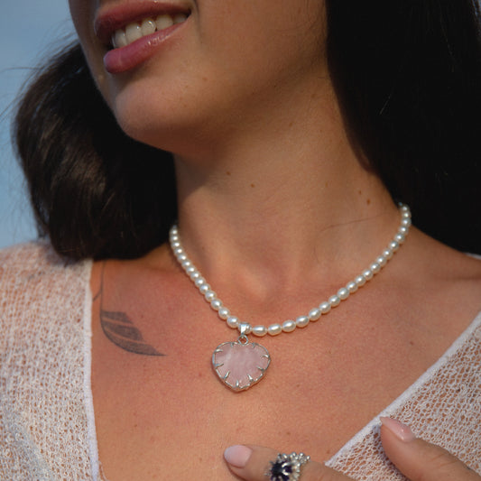 "EsseLove" Rose Quartz pendant and White Pearls necklace
