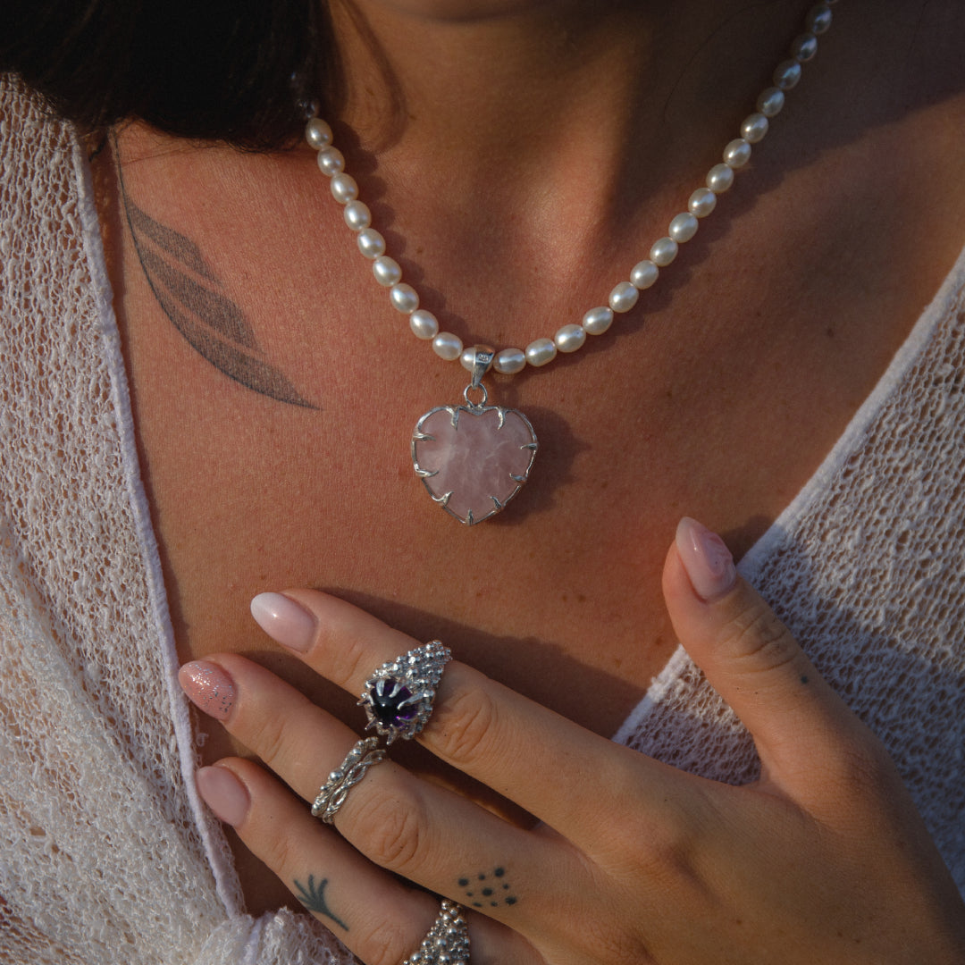 "EsseLove" Rose Quartz pendant and White Pearls necklace