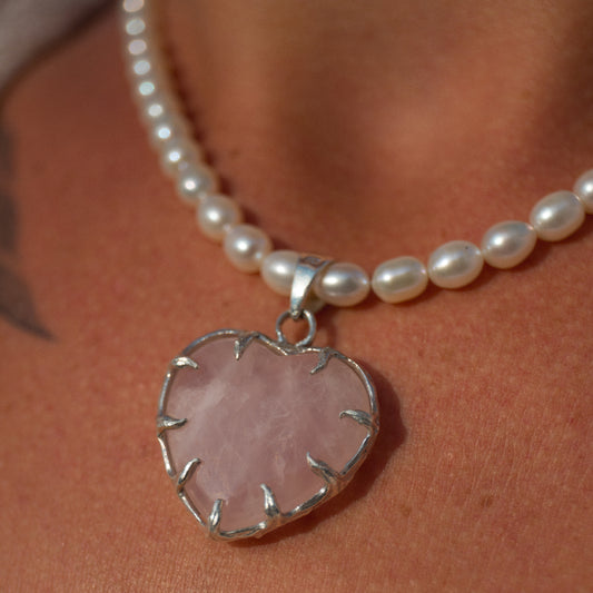 "EsseLove" Rose Quartz pendant and White Pearls necklace